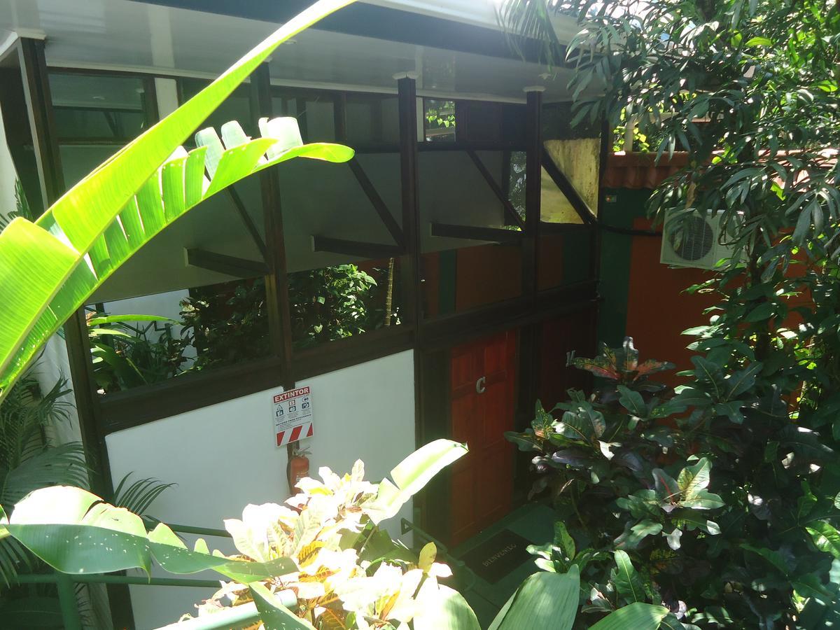 Hotel Mandarina Quepos Exterior photo